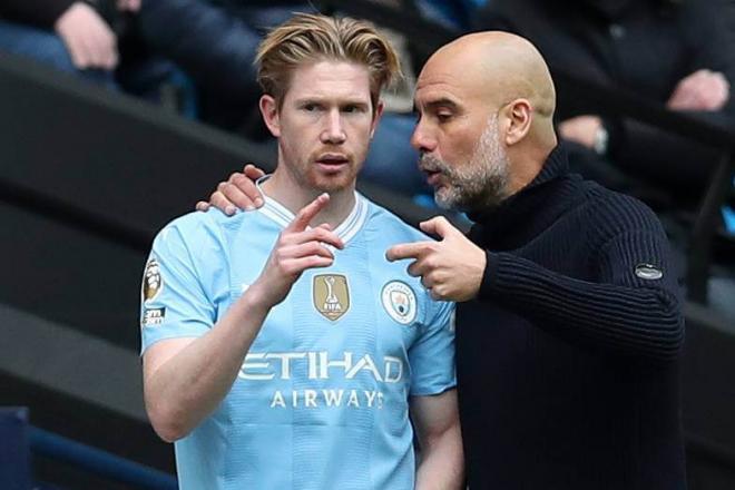 Kevin De Bruyne junto a Pep Guardiola (Cordon Press)