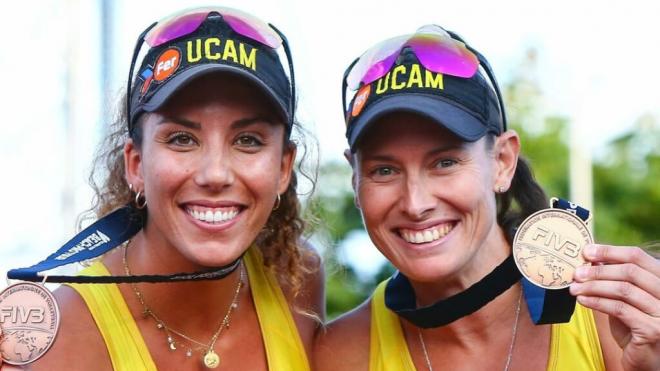 Paula Soria y Liliana Fernández, tras vencer en la Beach Voleyball World (foto: Instagram Liliana Fernández).