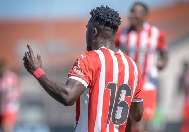 Jordy Caicedo celebra su gol al Celta en pretemporada (Foto: Real Sporting).