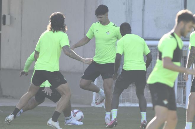 Jhonny Cardoso, en el entrenamiento (Foto: Kiko Hurtado)