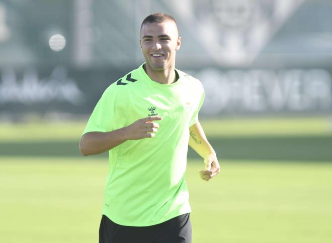 Pablo García, en el entrenamiento del Betis (Foto: Kiko Hurtado)