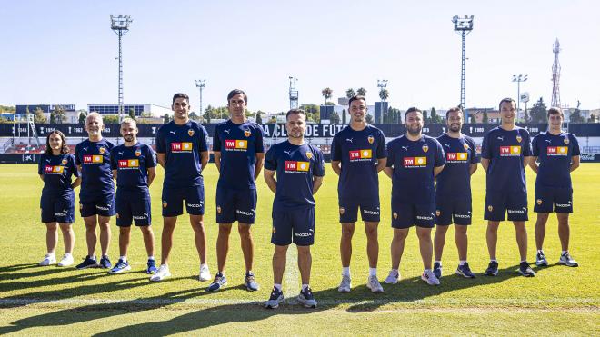 El cuerpo técnico del Valencia Femenino 2024/2025, con José Luis Bravo al frente (Foto: VCF).