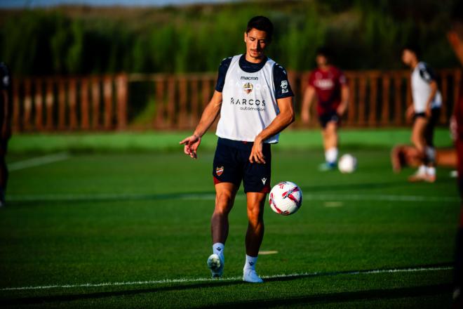 Pablo Martínez, durante un tramo de la pretemporada en El Saler (Foto: LUD).