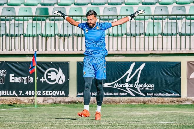 André Ferreira, calentando ante la Gimnástica (Foto: Sara Cabezas).