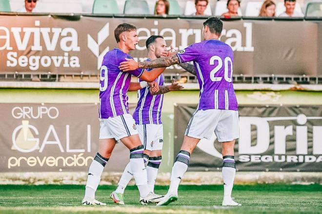 Arnu, Juric e Iván Sánchez celebran el gol ante la Gimnástica (Foto: Sara Cabezas).