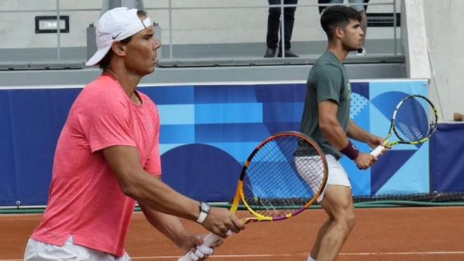 Rafa Nadal y Carlos Alcaraz entrenan juntos en París (Foto: COE)