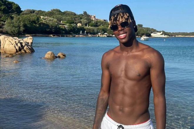 El jugador del Athletic Club Nico Williams, de vacaciones en Italia alejado de los rumores sobre el Barça y su futuro profesional (Foto: Instagram).