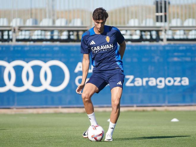 Juan Sebastián entrena en la ciudad deportiva (Foto: Real Zaragoza).