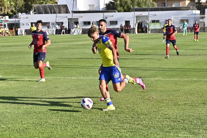 De la Rosa, en el amistoso ante el Barbate (Foto: Cádiz CF).