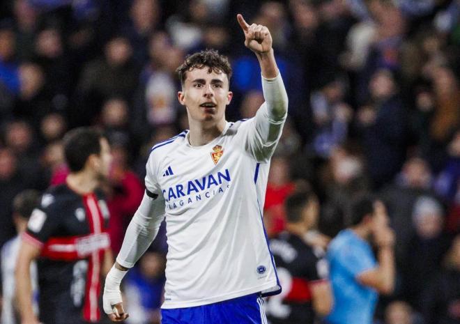 Alejandro Francés celebra un gol con el Real Zaragoza (Foto: LALIGA).