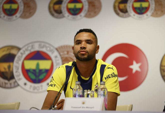 Youssef En-Nesyri, presentado con el Fenerbahce.