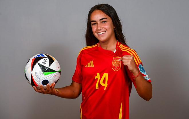 Daniela Arques, la '14' de la Sub-19, afrontará su segunda temporada en el Levante (Foto: SEFutbolFem).