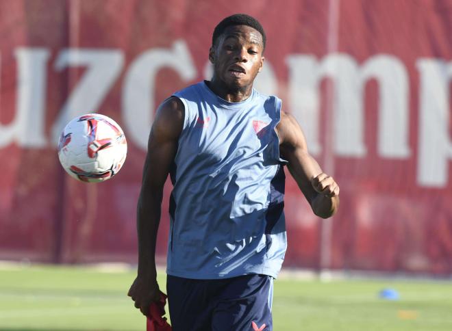 Stanis Idumbo Muzambo, en el entrenamiento (Foto: Kiko Hurtado)