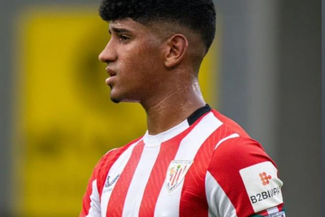 Malcom Adu Ares, capitán en el amistoso ante el Racing en Lasesarre (Foto: Athletic Club).