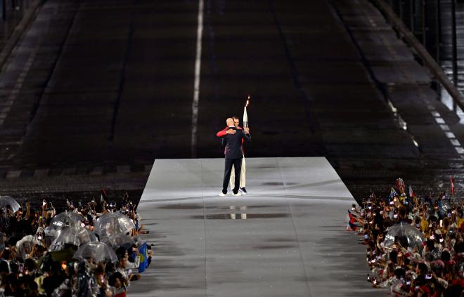 Rafa Nadal en la gala inaugural de los Juegos Olímpicos 2024 (Cordon Press)