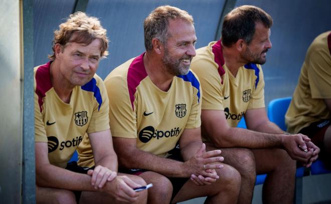 Hansi Flick, durante el Barcelona-Olot (Foto: FCB).