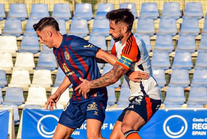 David Costas, durante el Eldense - Oviedo (Foto: Eldense).