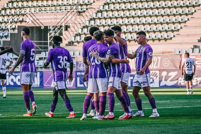 El Pucela celebra el gol frente al Burgos CF. (Foto: Sara Cabezas).