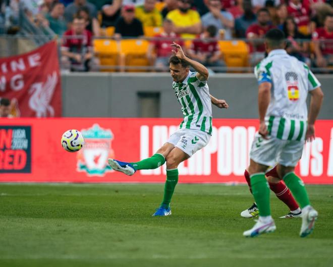 Diego Llorente, futbolista del Real Betis, en el amistoso contra el Liverpool (Foto: RBB)