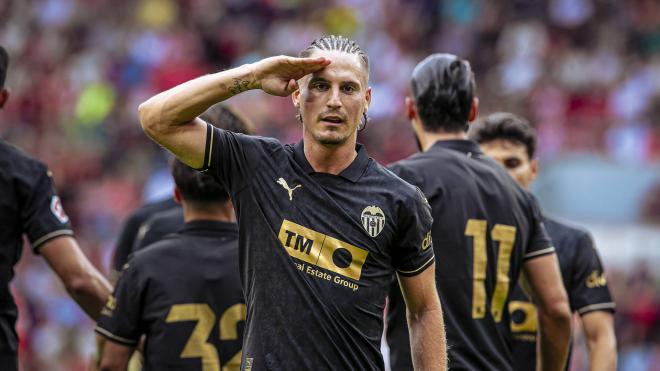 Sergi Canós celebra su gol.