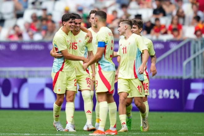 Los jugadores de Santi Denia celebran uno de los goles ante República Dominicana (FOTO: Sefutbol).