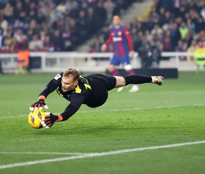 Filip Jorgensen, durante el Barcelona-Villarreal (Foto: Cordon Press).