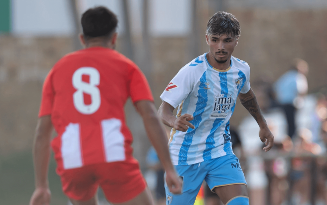 Kevin encara a su marca en el Málaga-Almería de pretemporada. (Foto: MCF)