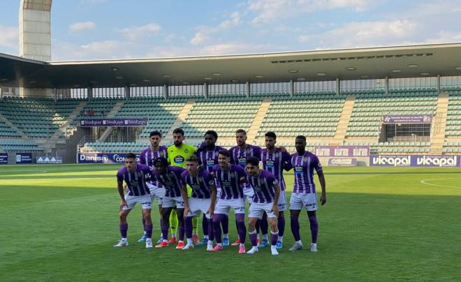 Once del Real Valladolid en La Balastera ante el Burgos (Foto: Sara Cabezas).