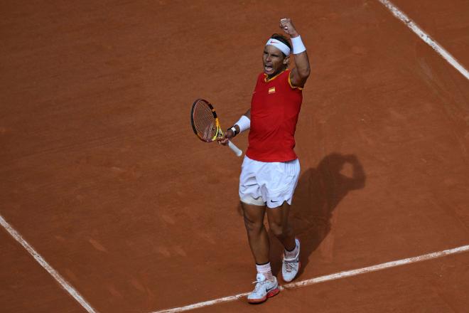 Rafa Nadal celebra un punto ante Marton Fucsovics en París 2024 (Foto: Cordon Press).