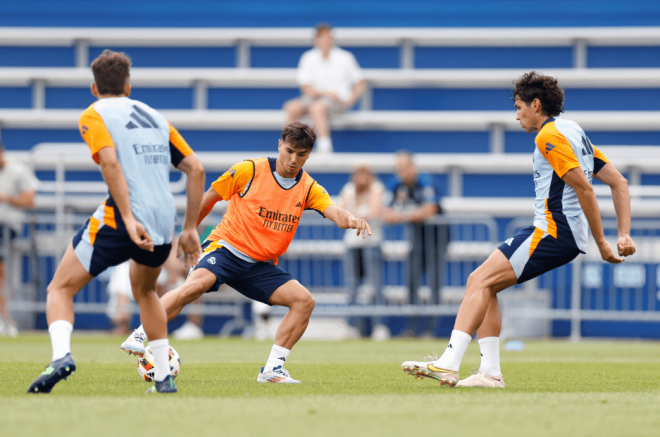 Brahim Díaz y Jesús Vallejo, en un entrenamiento en Chicago con el Real Madrid (Foto: RM).