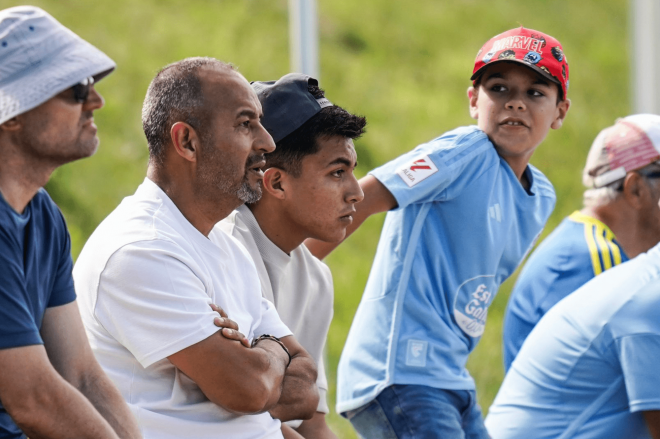 Emi Rodríguez viendo el Celta - Gil Vicente (Foto: RC Celta).