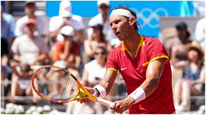 Rafa Nadal peleó cada punto ante Novak Djokovic en los Juegos Olímpicos de París 2024 (foto: Cor