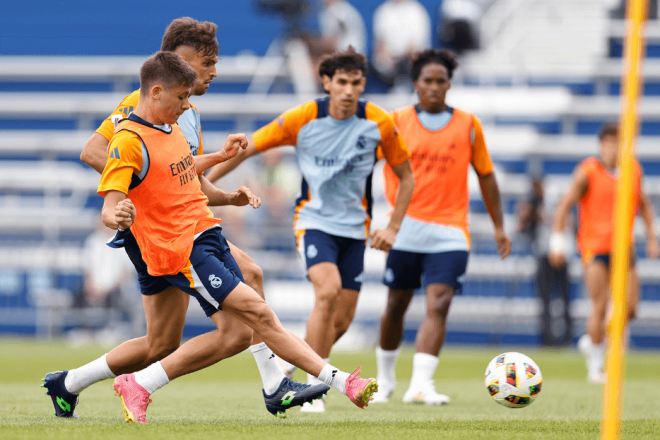 Arda Güler, en un entrenamiento con el Real Madrid (Foto: RM).