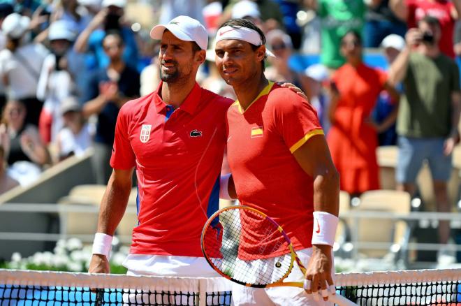 Novak Djokovic y Rafa Nadal, antes de su partido en París 2024 (Foto: Cordon Press).