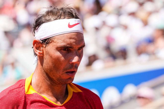 Rafa Nadal, durante su partido ante Novak Djokovic en París 2024 (Foto: Cordon Press).