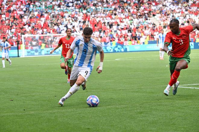 Julián Álvarez, frente a Marruecos en los Juegos (Foto: Cordon Press).