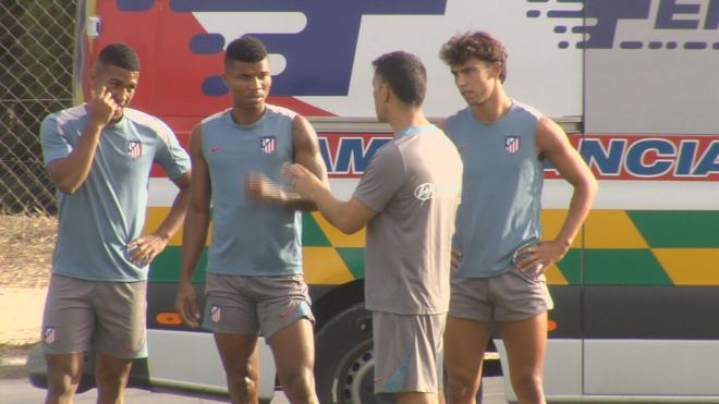 Joao Félix junto a Reinildo y Samuel Lino (ElDesmarque)