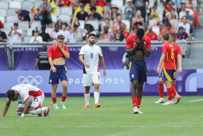 Samu Omorodion se lamenta tras el España-Egipto (Foto: EFE).