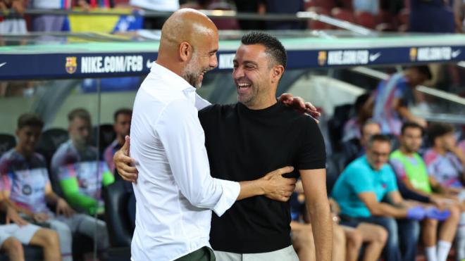 Pep Guardiola y Xavi Hernández en el último Barcelona-Manchester City (foto: Cordon Press).