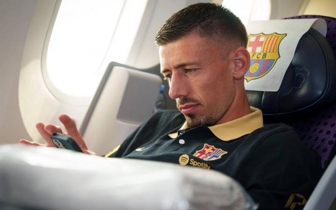 Clément Lenglet, en un viaje con el Barcelona (Foto: FCB).