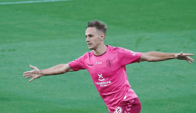 Dani Gómez celebra un gol con el CD Tenerife (Foto: Instagram @dani9gomez).