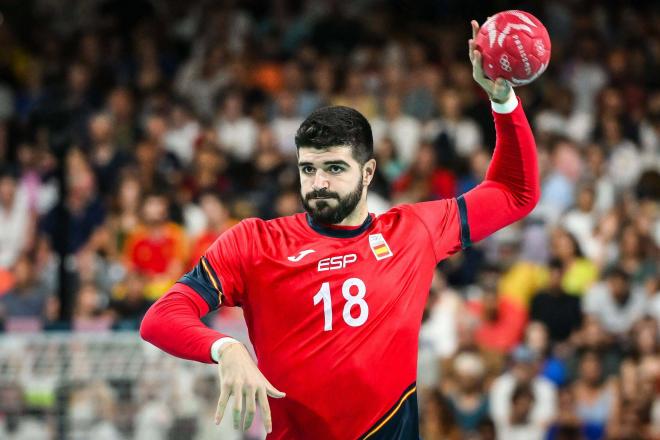 Imanol Garciandia, con la pelota en el España-Japón (Foto: Cordon Press).