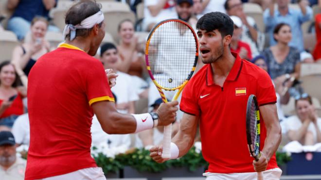 Rafa Nadal y Carlos Alcaraz celebran el último punto (Cordon Press)