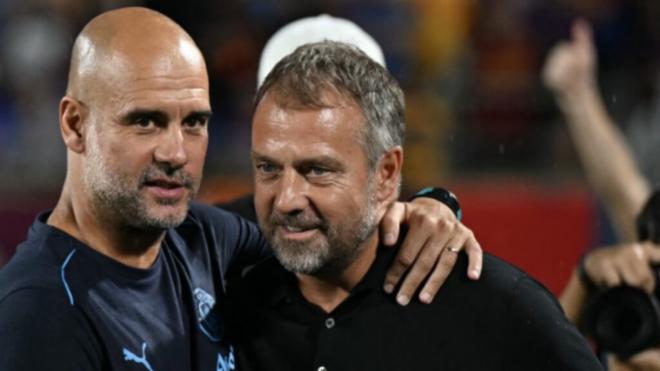 Hansi Flick y Pep Guardiola en el partido de pretemporada (Cordon Press)