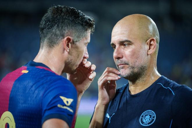 Pep Guardiola junto a Hansi Flick en pretemporada (@fcbarcelona)