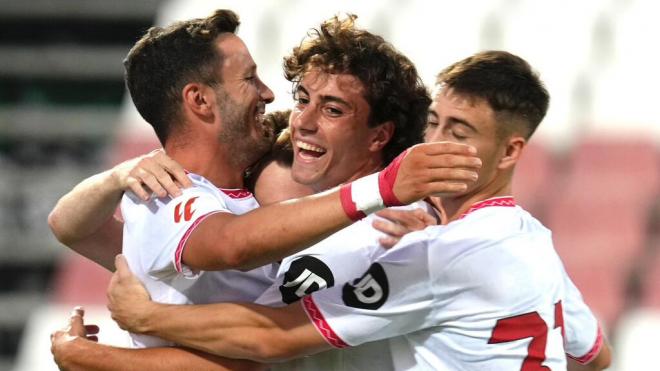 Saúl, celebrando su primer gol con el Sevilla (Foto: SFC).