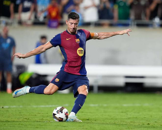 Robert Lewandowski, durante el Barcelona-Manchester City (Foto: Cordon Press).