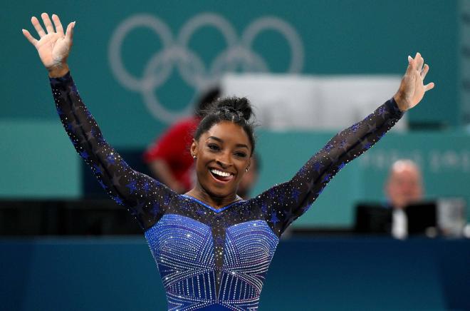 Simone Biles celebra uno de sus oros en los Juegos de París 2024 (Foto: Cordon Press).