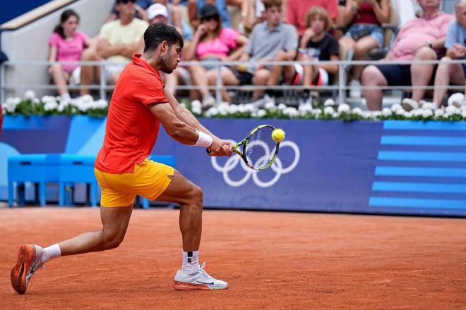 Carlos Alcaraz, en el partido ante Tommy Paul en París (Foto: Cordon Press).