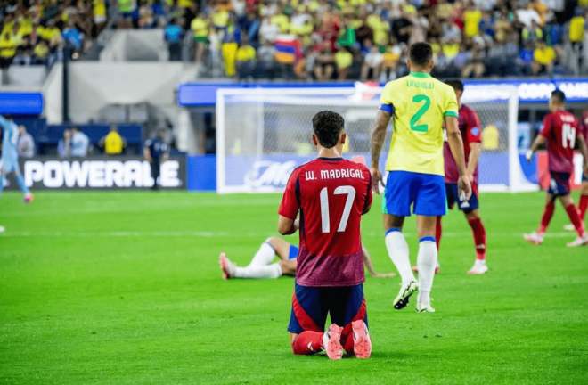 Warren Madrigal, en un partido con Costa Rica ante Brasil (Foto: Instagram @warren_madrigal_).